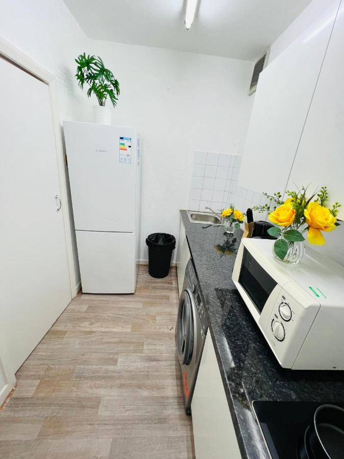 2-Bedroom Plus Living Room Flats Near Edgware Road Londra Exterior foto