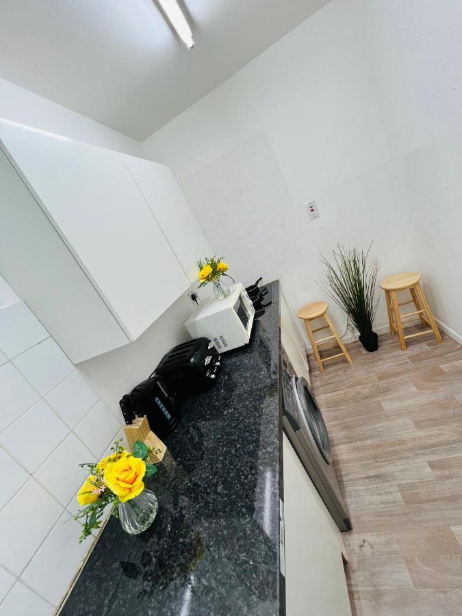 2-Bedroom Plus Living Room Flats Near Edgware Road Londra Exterior foto